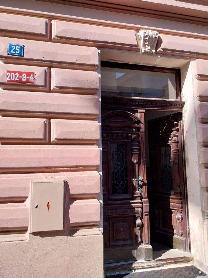 Byt 2+Kk Na Velkem Namesti Hradec Králové Exterior foto