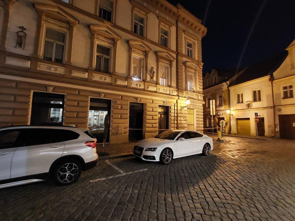 Byt 2+Kk Na Velkem Namesti Hradec Králové Exterior foto